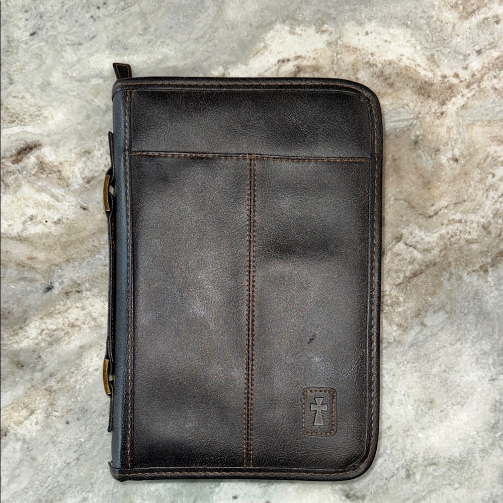 Aviator Bible Cover, Zippered, with Handle, Leather Look, Brown, Large